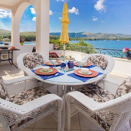 Sea Breeze - Front Sea Apartment Zaboric Exterior photo