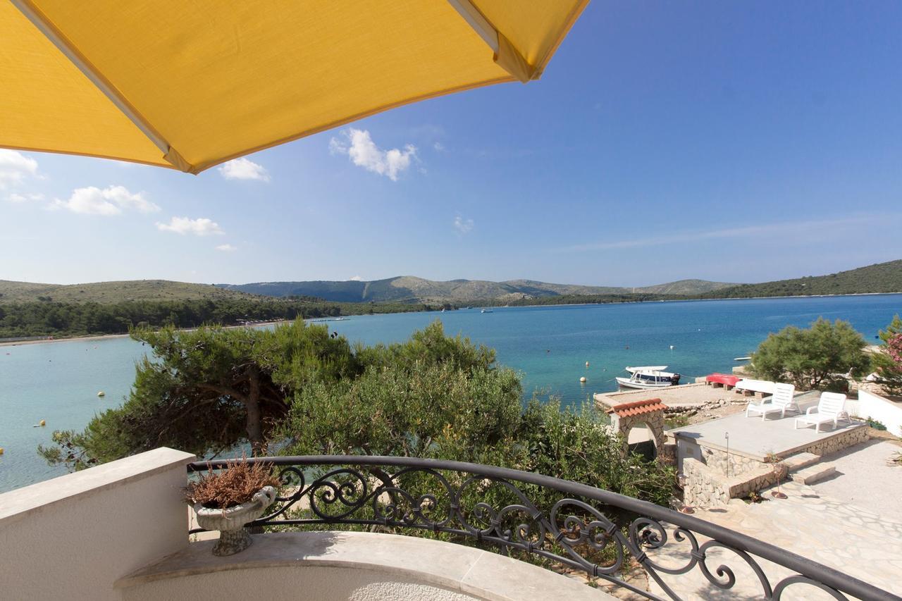 Sea Breeze - Front Sea Apartment Zaboric Exterior photo