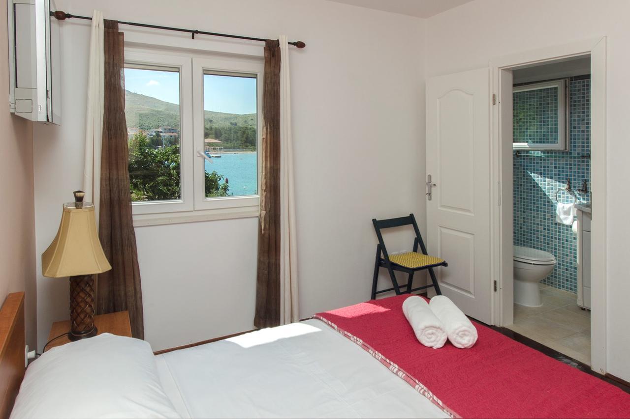 Sea Breeze - Front Sea Apartment Zaboric Exterior photo